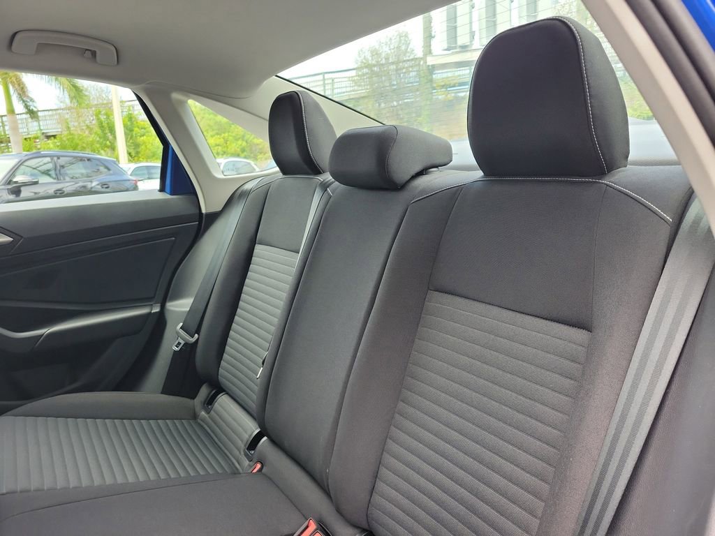 Used 2023 Volkswagen Jetta S image 9