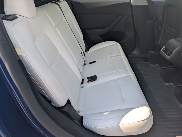 Used 2024 Tesla Model Y Long Range AWD/4WD image 19