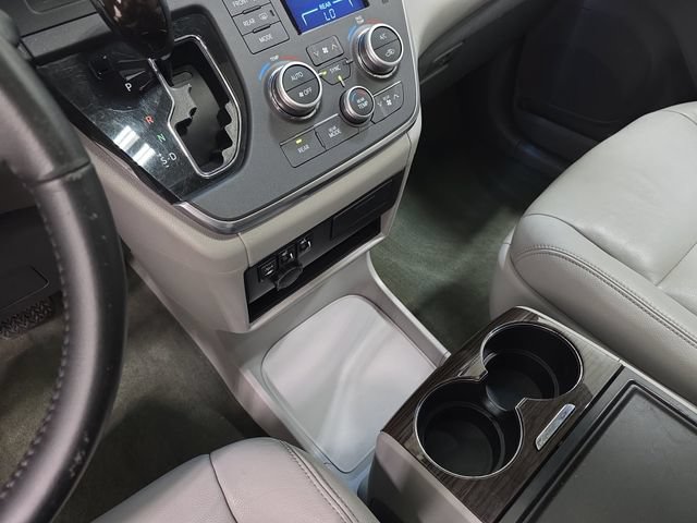Used 2015 Toyota Sienna XLE w/ XLE Navigation Package AWD/4WD image 25
