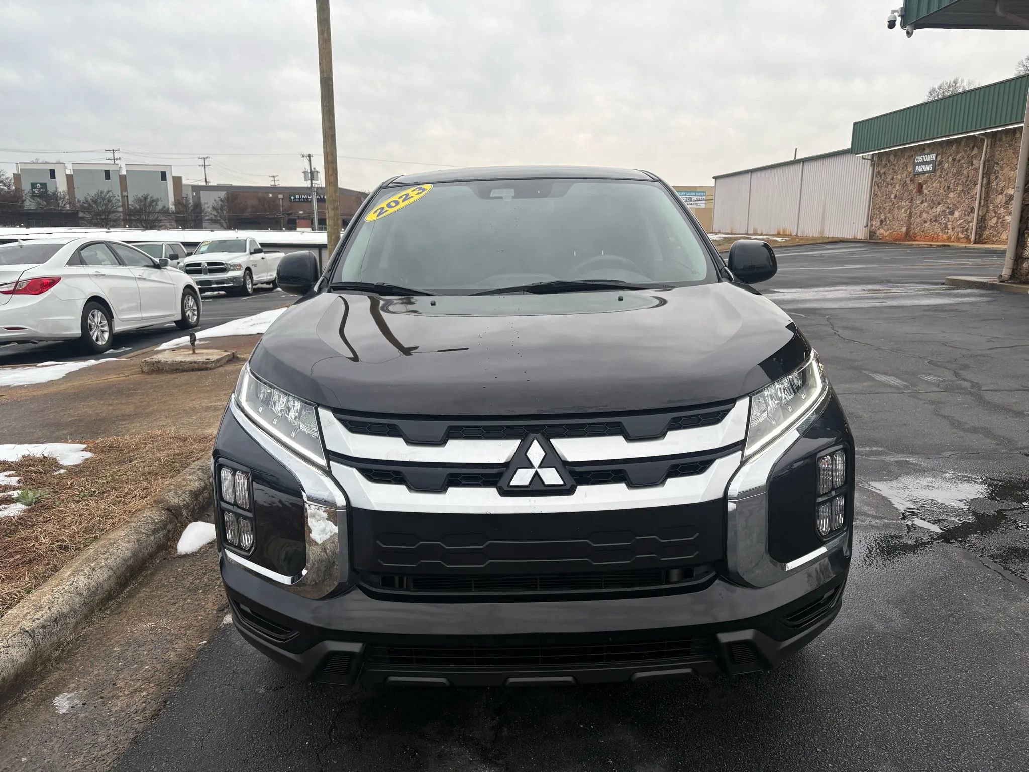 Used 2023 Mitsubishi Outlander Sport ES AWD/4WD image 2