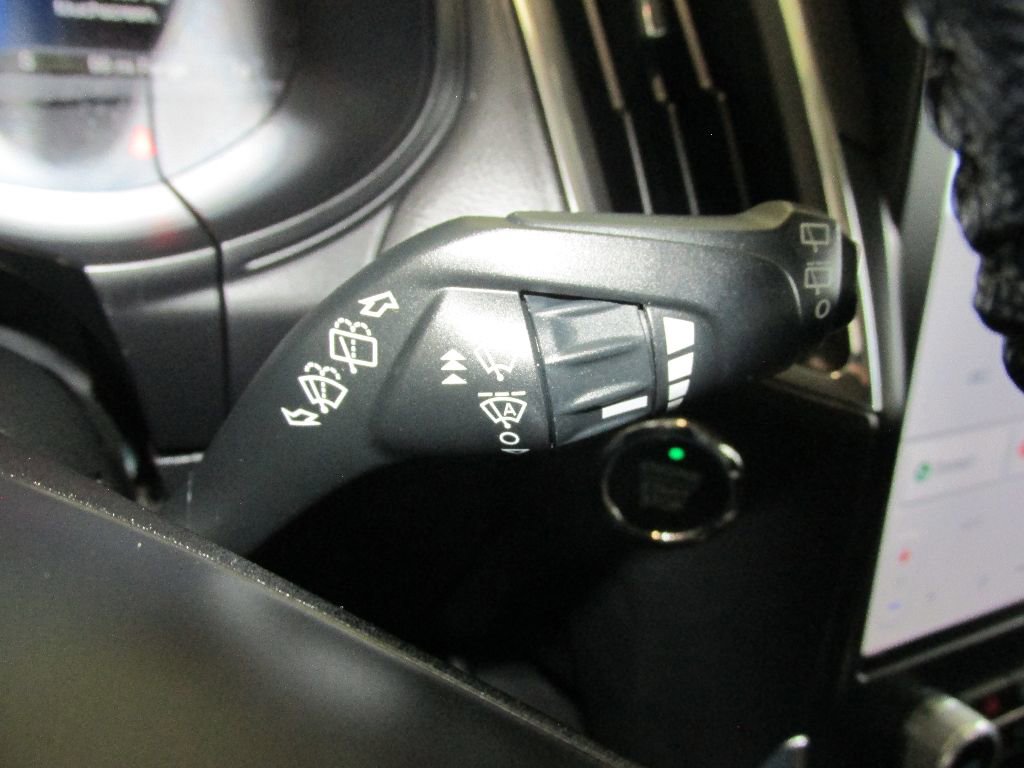 Used 2022 Ford Edge Titanium image 18