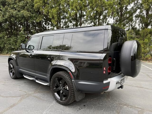 Used 2023 Land Rover Defender 130 SE image 5
