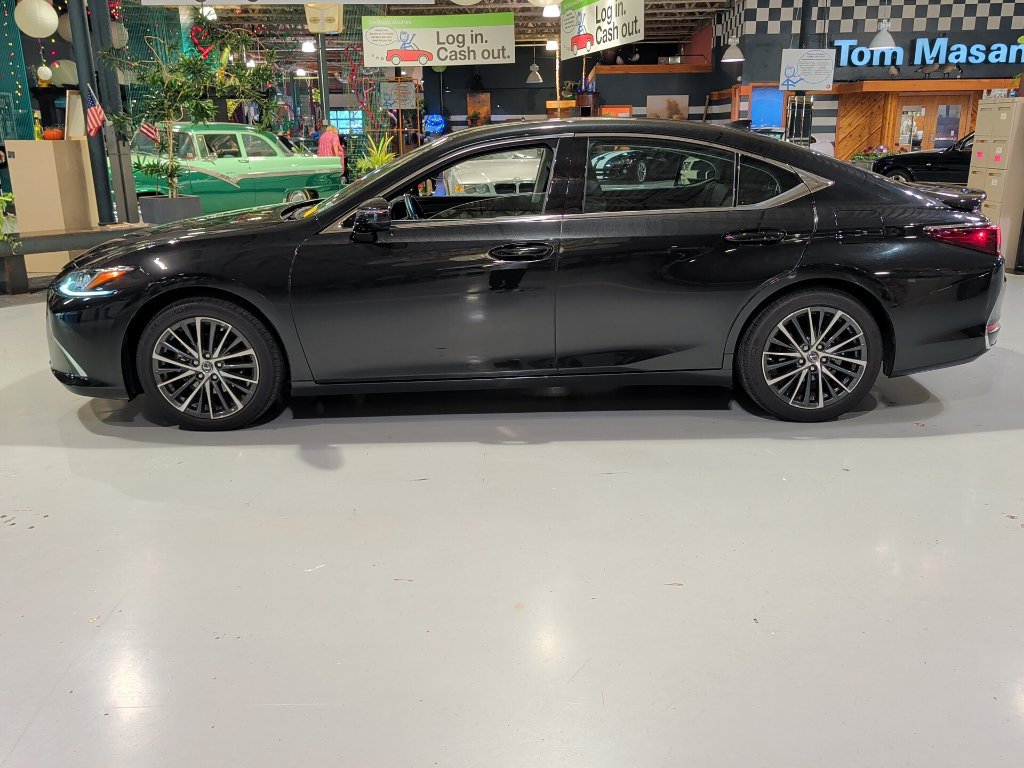 Used 2023 Lexus ES 300h w/ Premium Package FWD image 17