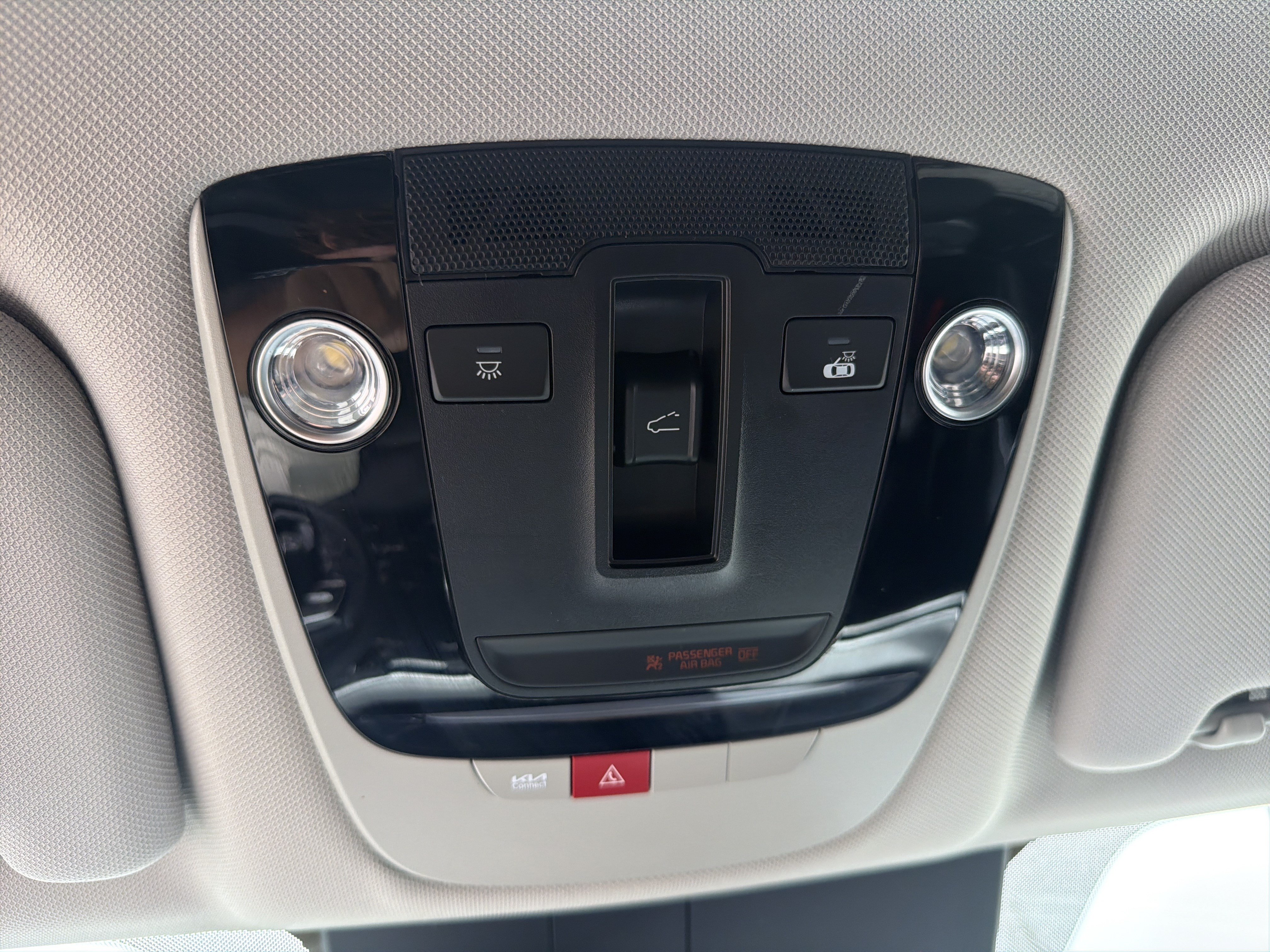 Used 2024 Kia Sorento S w/ Panoramic Sunroof Package FWD image 24