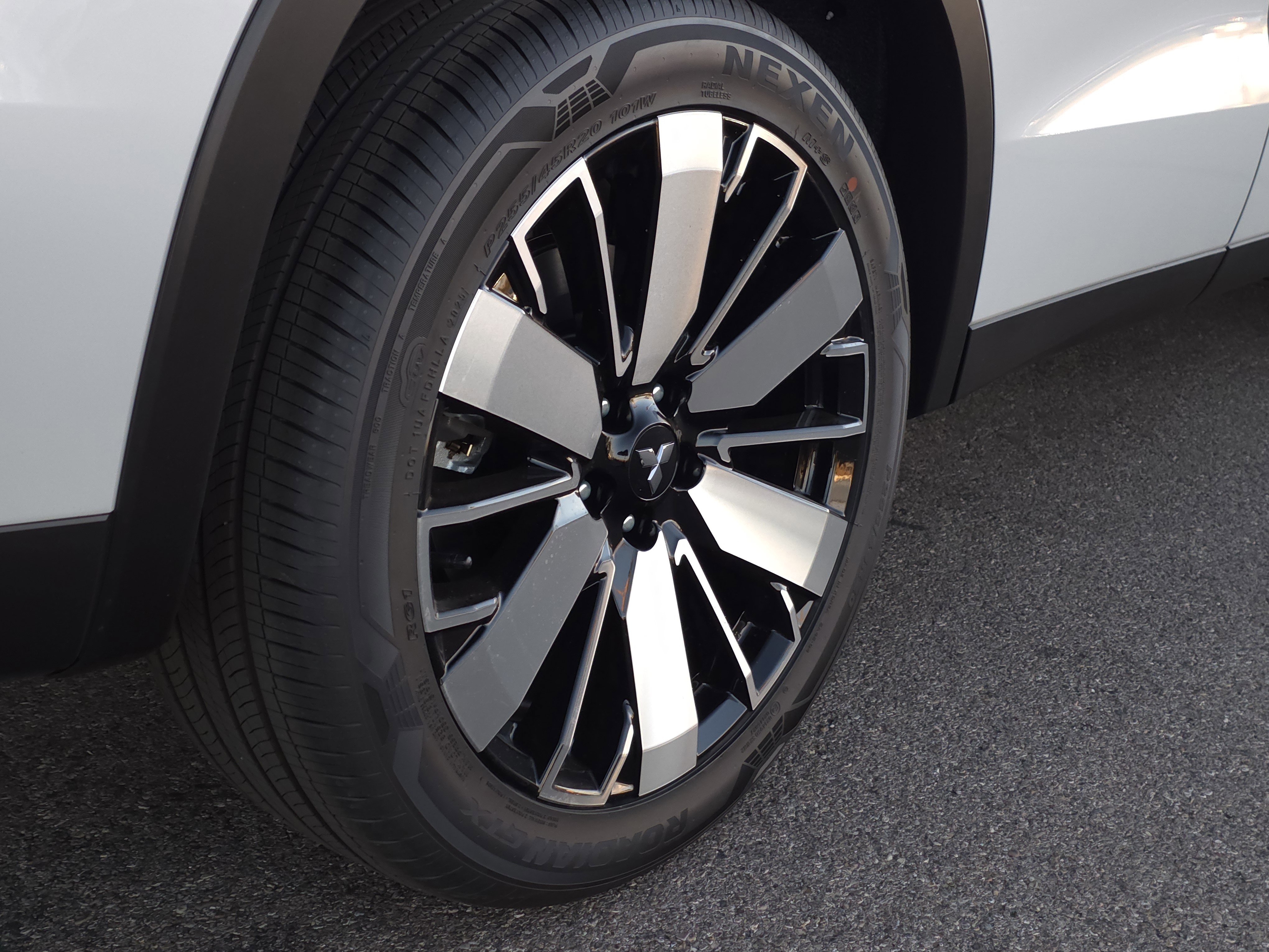 New 2025 Mitsubishi Outlander SE image 5