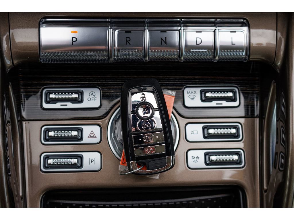 Used 2025 Lincoln Nautilus Black Label AWD/4WD image 27