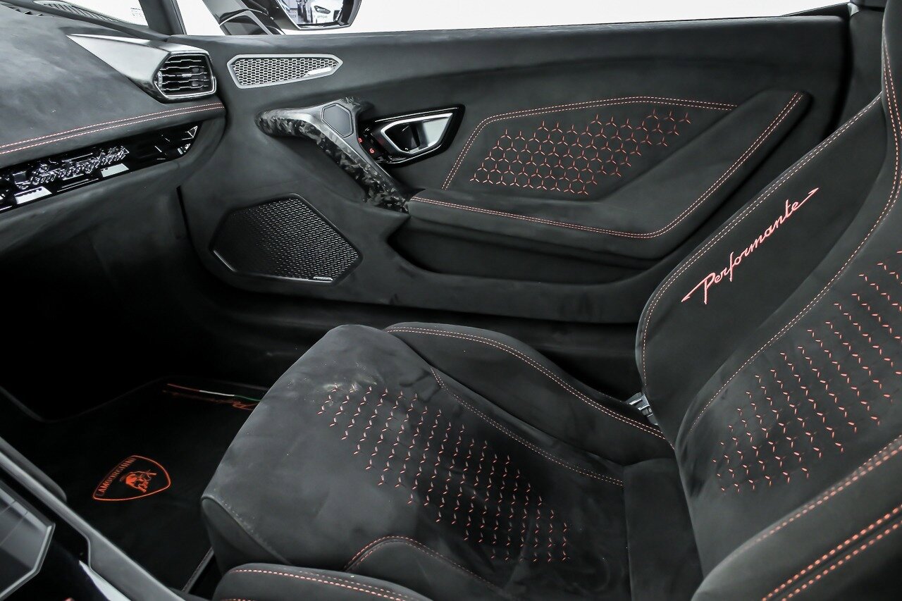Used 2018 Lamborghini Huracan Performante AWD/4WD image 47