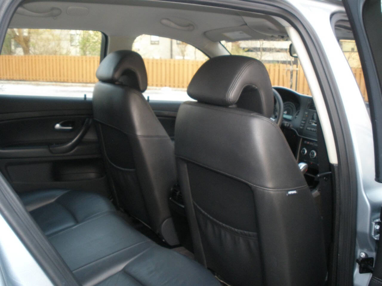 Used 2010 Saab 9-3 X image 28