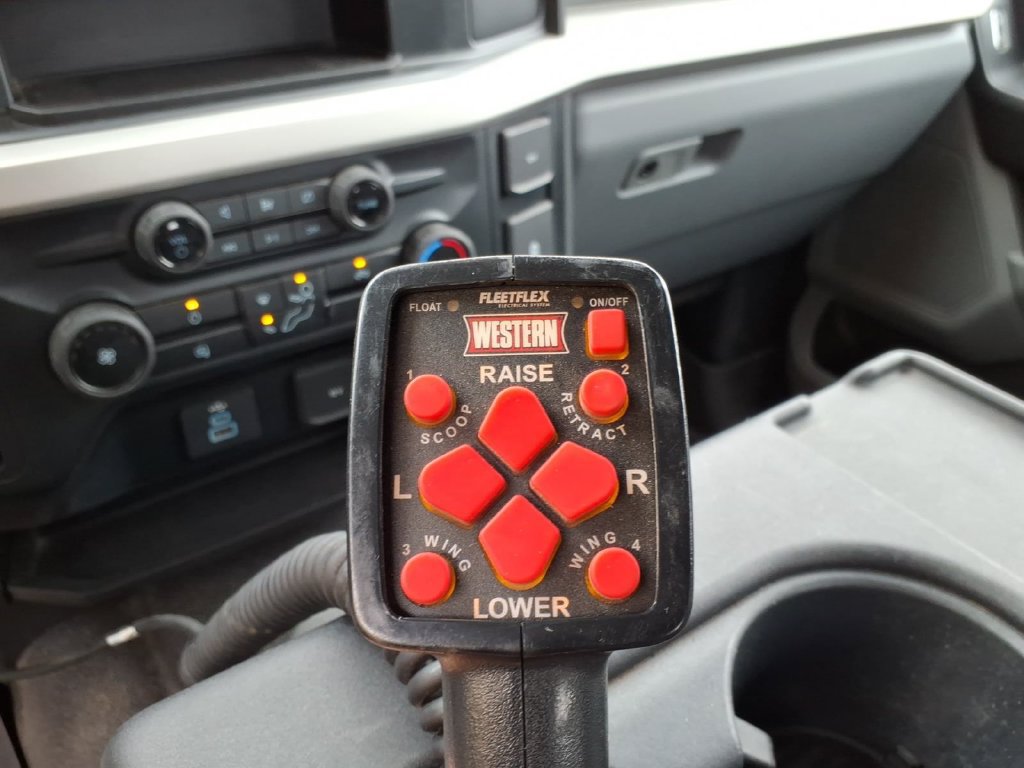 Used 2023 Ford F250 XL w/ Snow Plow Prep Package AWD/4WD image 23