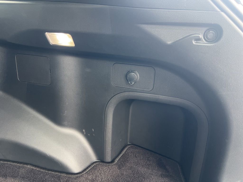 Used 2023 Toyota RAV4 SE image 42