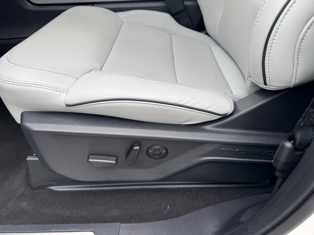 Used 2025 Ford Expedition Platinum w/ Platinum Ultimate Package image 26
