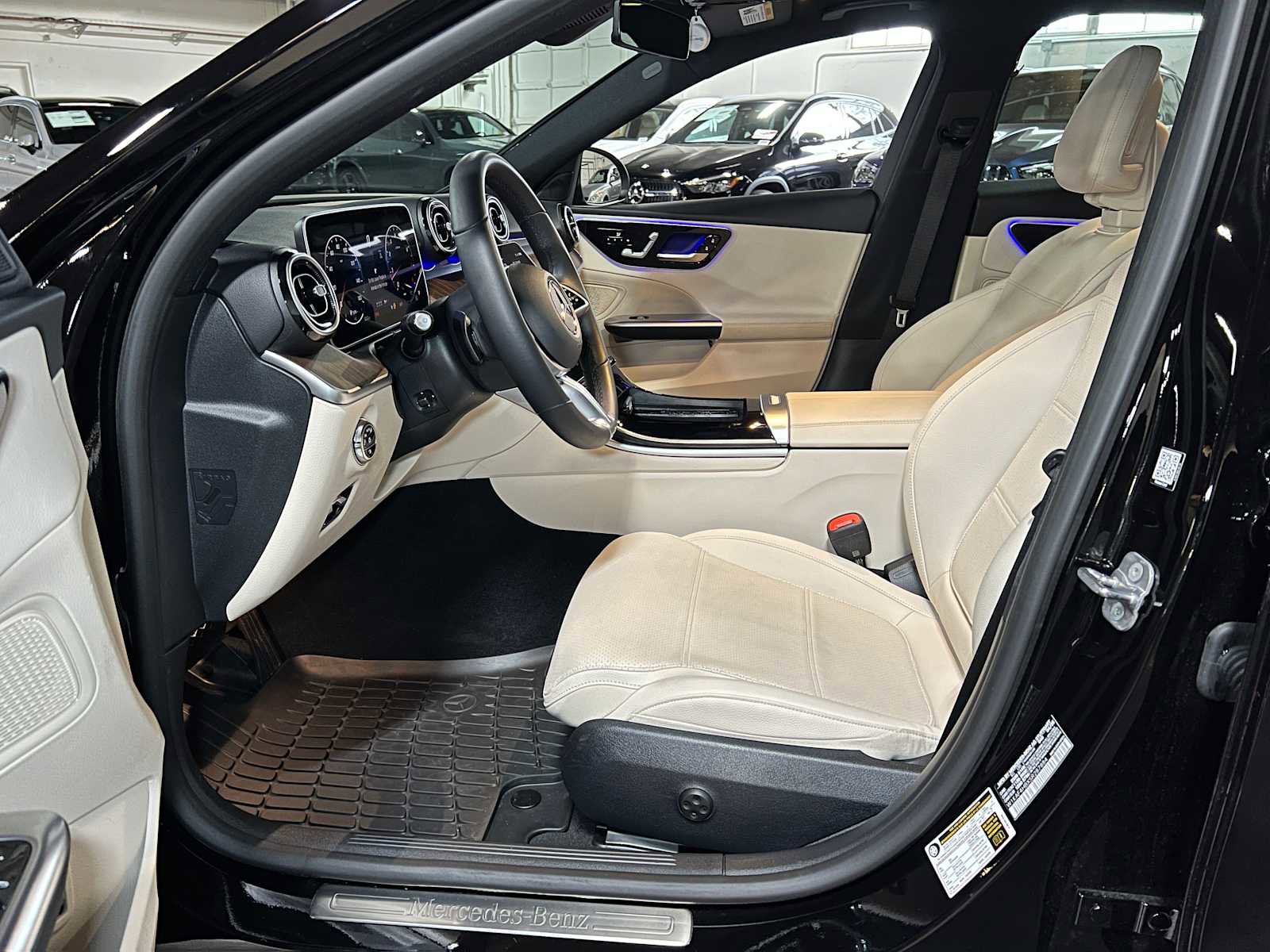 Used 2025 Mercedes-Benz C 300 4MATIC Sedan image 24