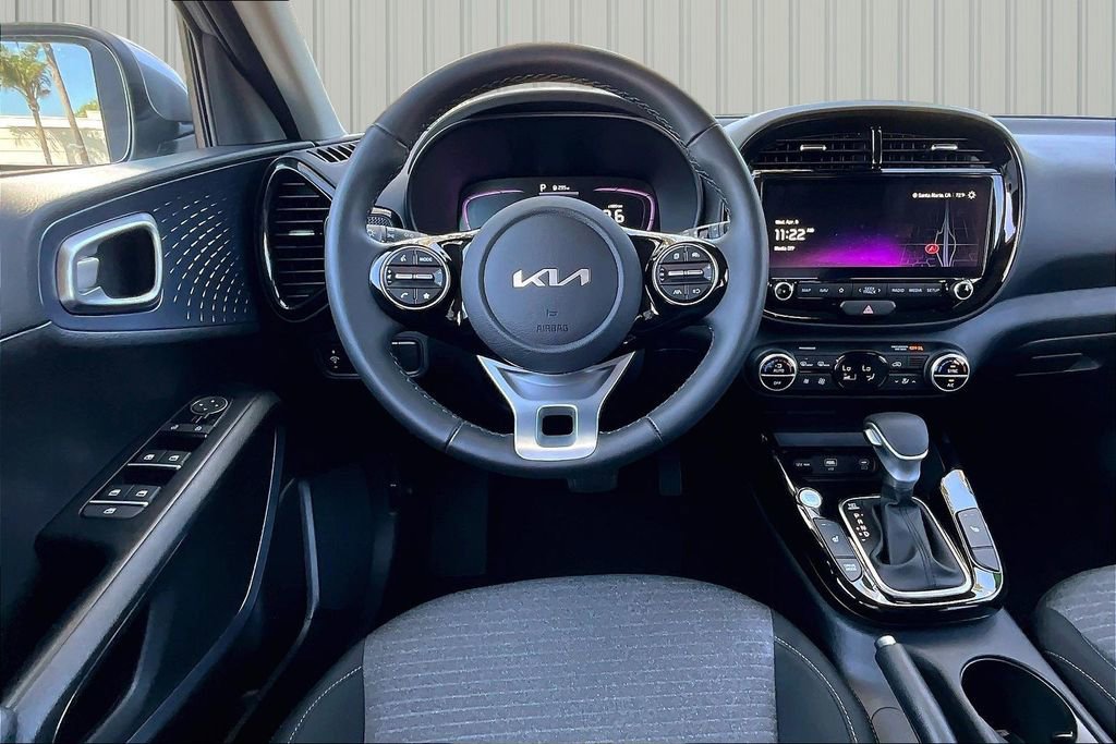 Used 2024 Kia Soul EX image 2