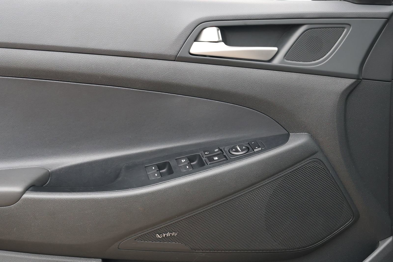 Used 2019 Hyundai Tucson Sport FWD image 25