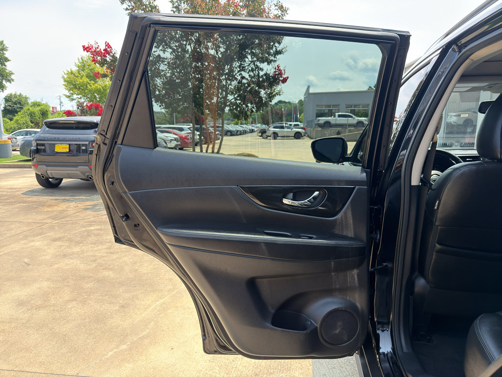 Certified 2020 Nissan Rogue SL w/ Premium Package FWD image 12