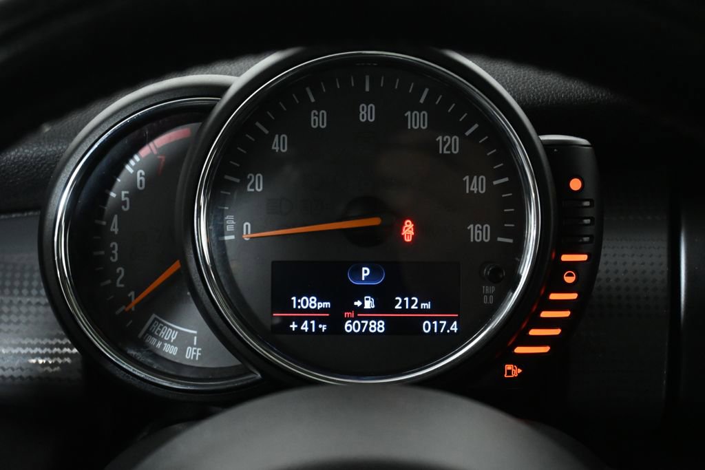 Used 2016 MINI Cooper 4-Door Hardtop image 16