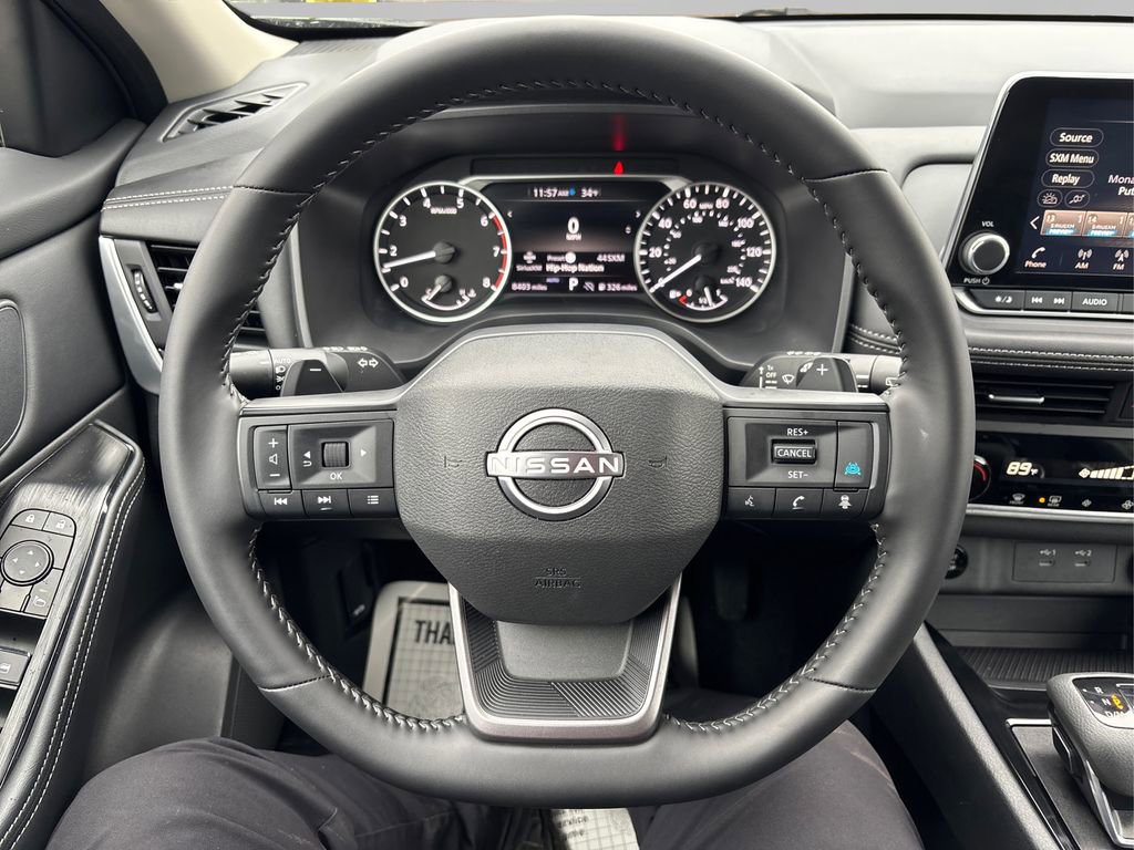 Used 2025 Nissan Rogue SV image 24