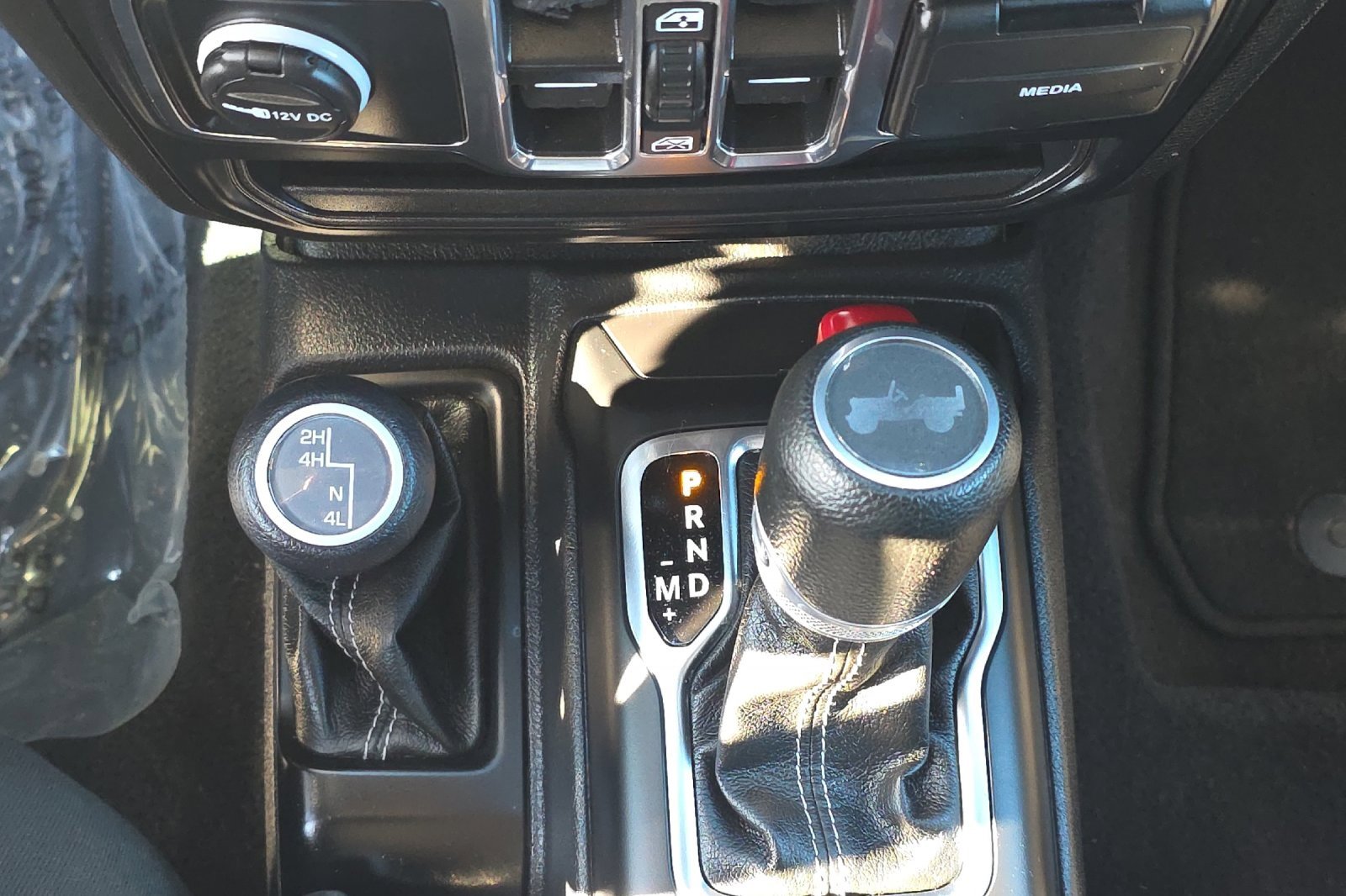 Used 2023 Jeep Wrangler Sahara image 21