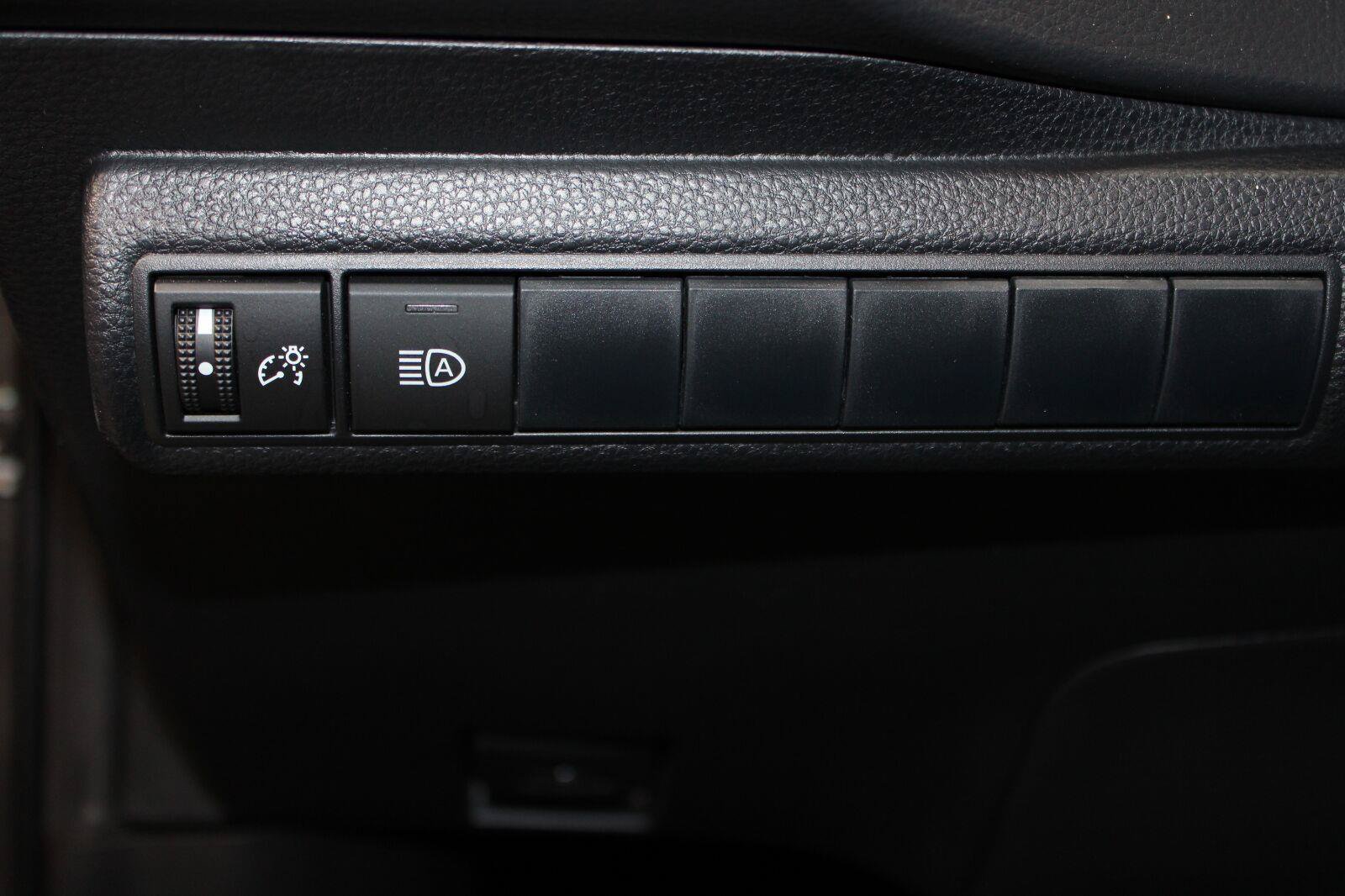 Used 2021 Toyota Corolla XSE FWD image 18