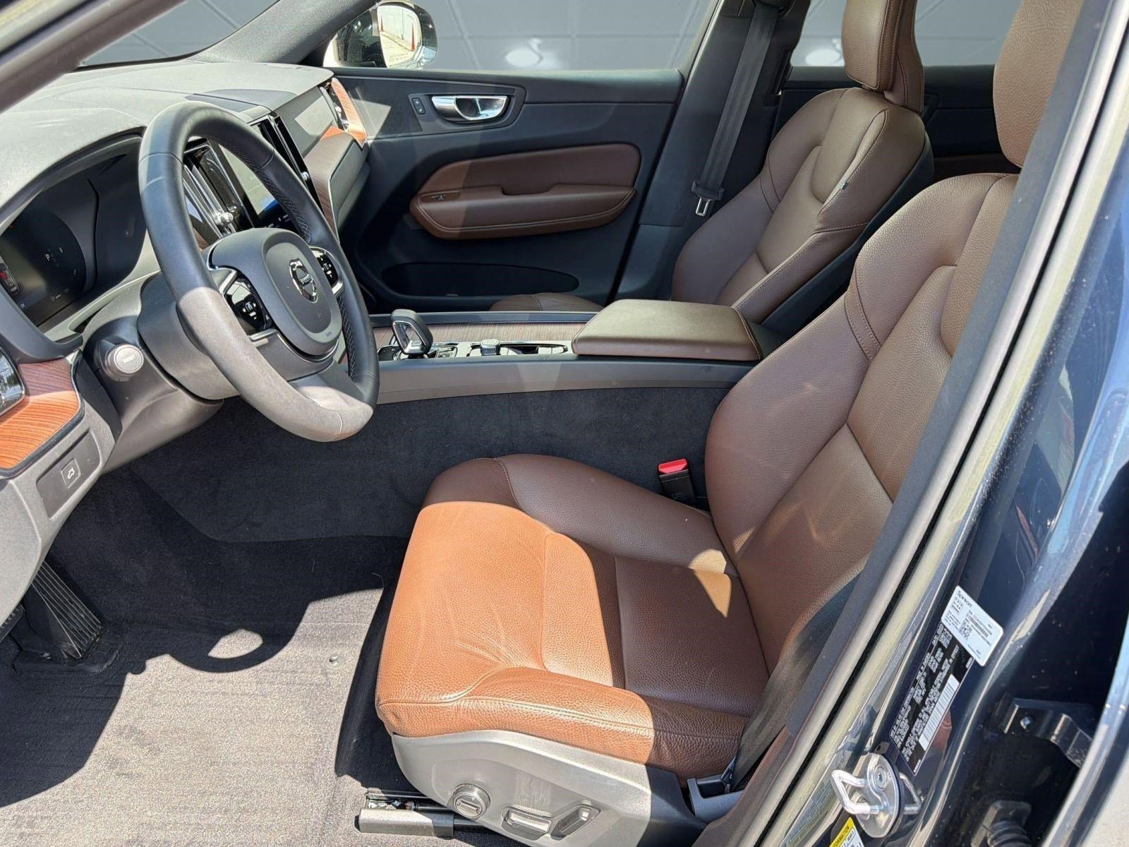 Used 2023 Volvo XC60 B5 Plus w/ Climate Package FWD image 5
