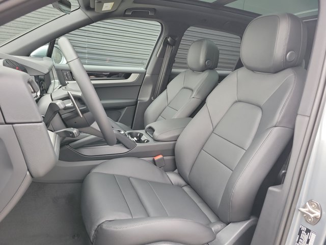 Used 2026 Porsche Cayenne AWD/4WD image 5