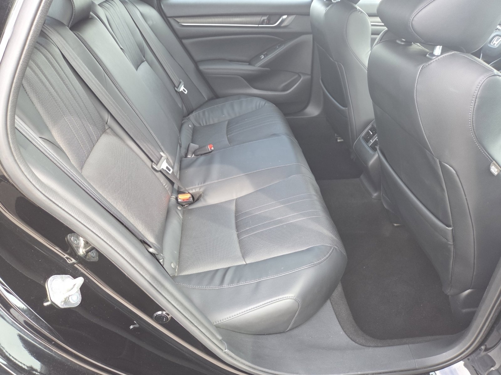 Used 2018 Honda Accord Touring image 21