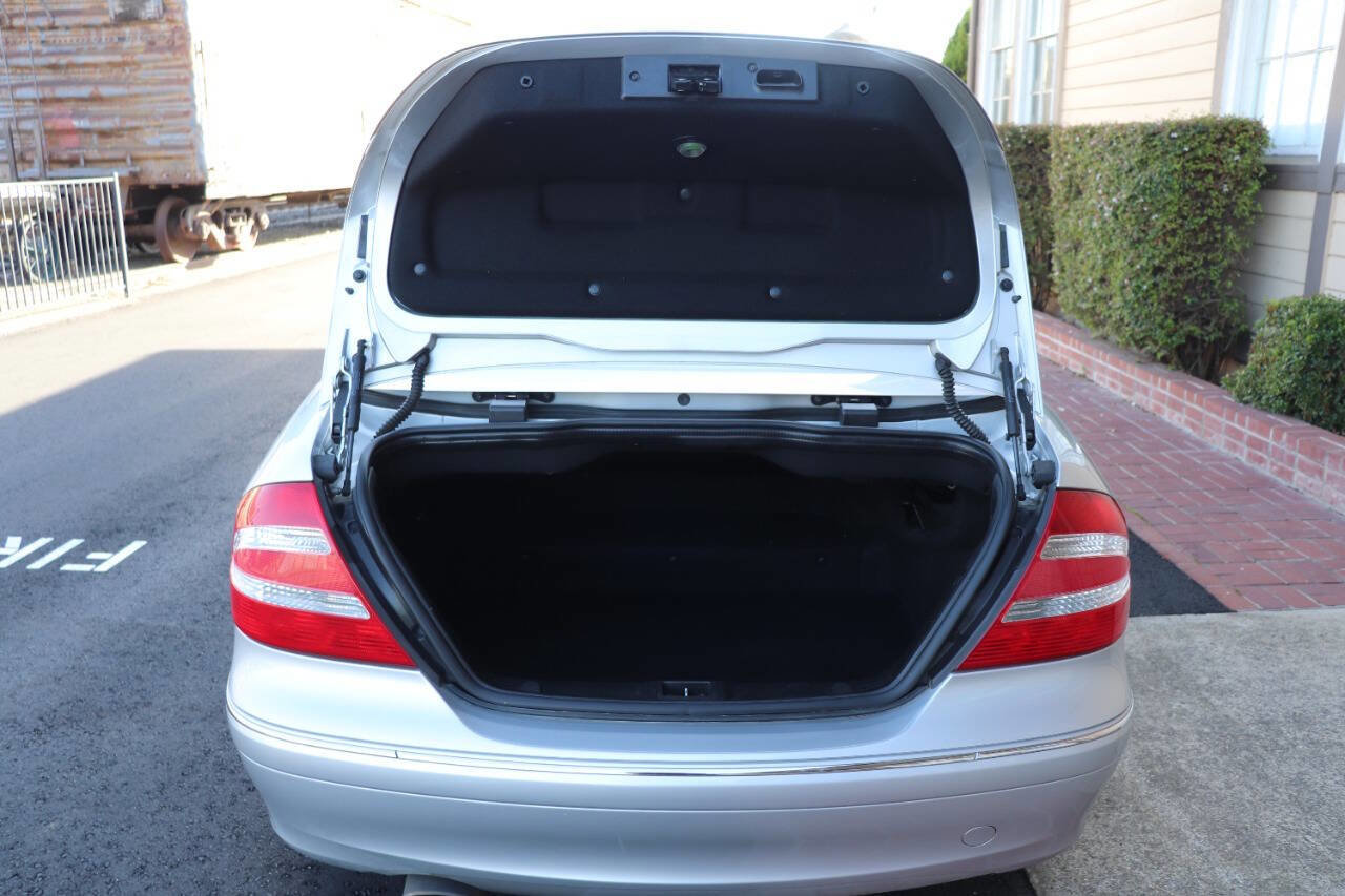 Used 2005 Mercedes-Benz CLK 320 Cabriolet image 55
