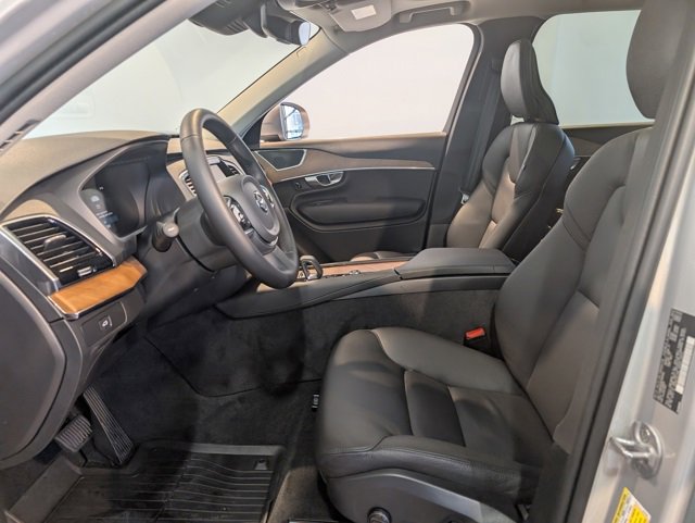 Used 2024 Volvo XC90 B6 Plus w/ Protection Package Premier image 12