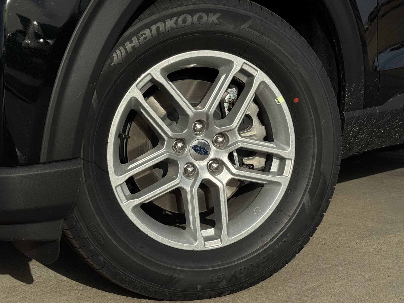 New 2026 Ford Explorer Active RWD image 25
