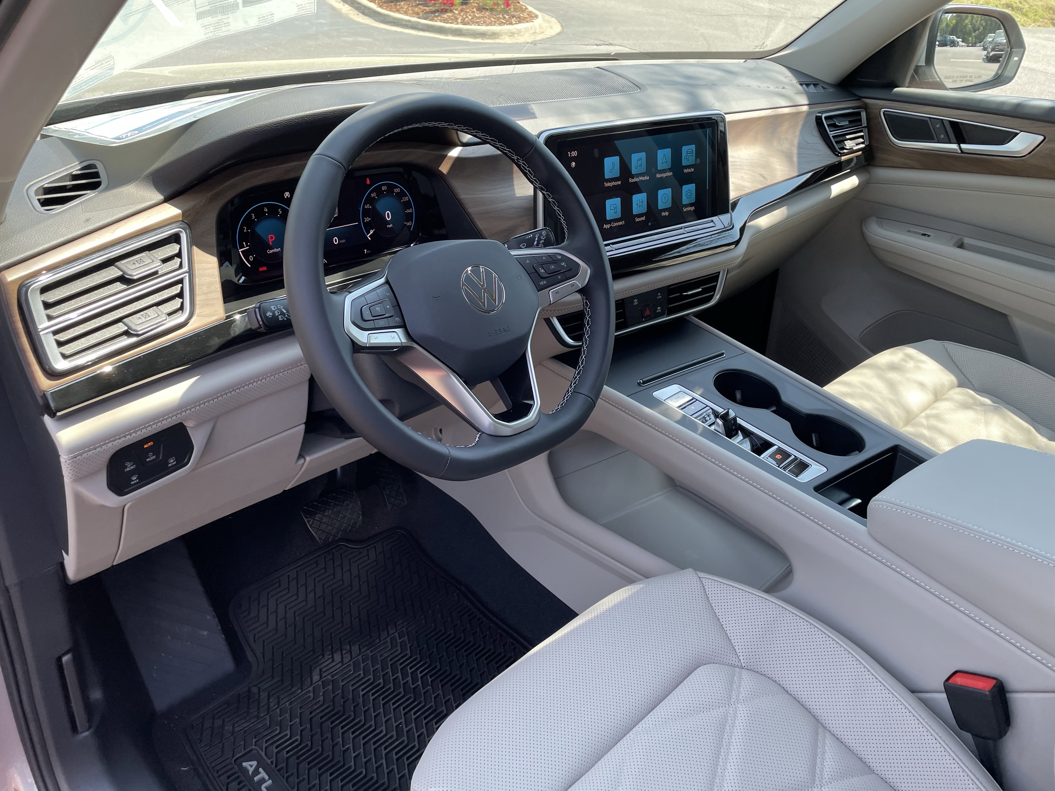 New 2026 Volkswagen Atlas SE image 15