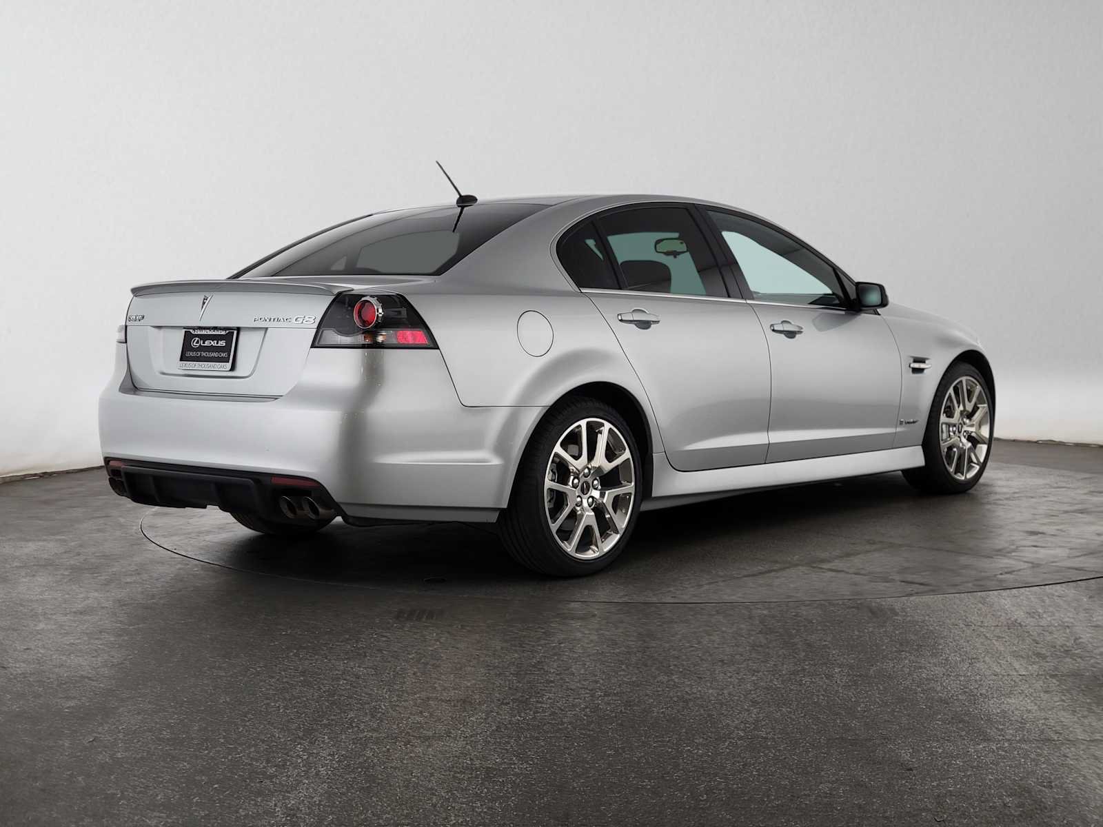 Used 2009 Pontiac G8 GXP RWD image 3