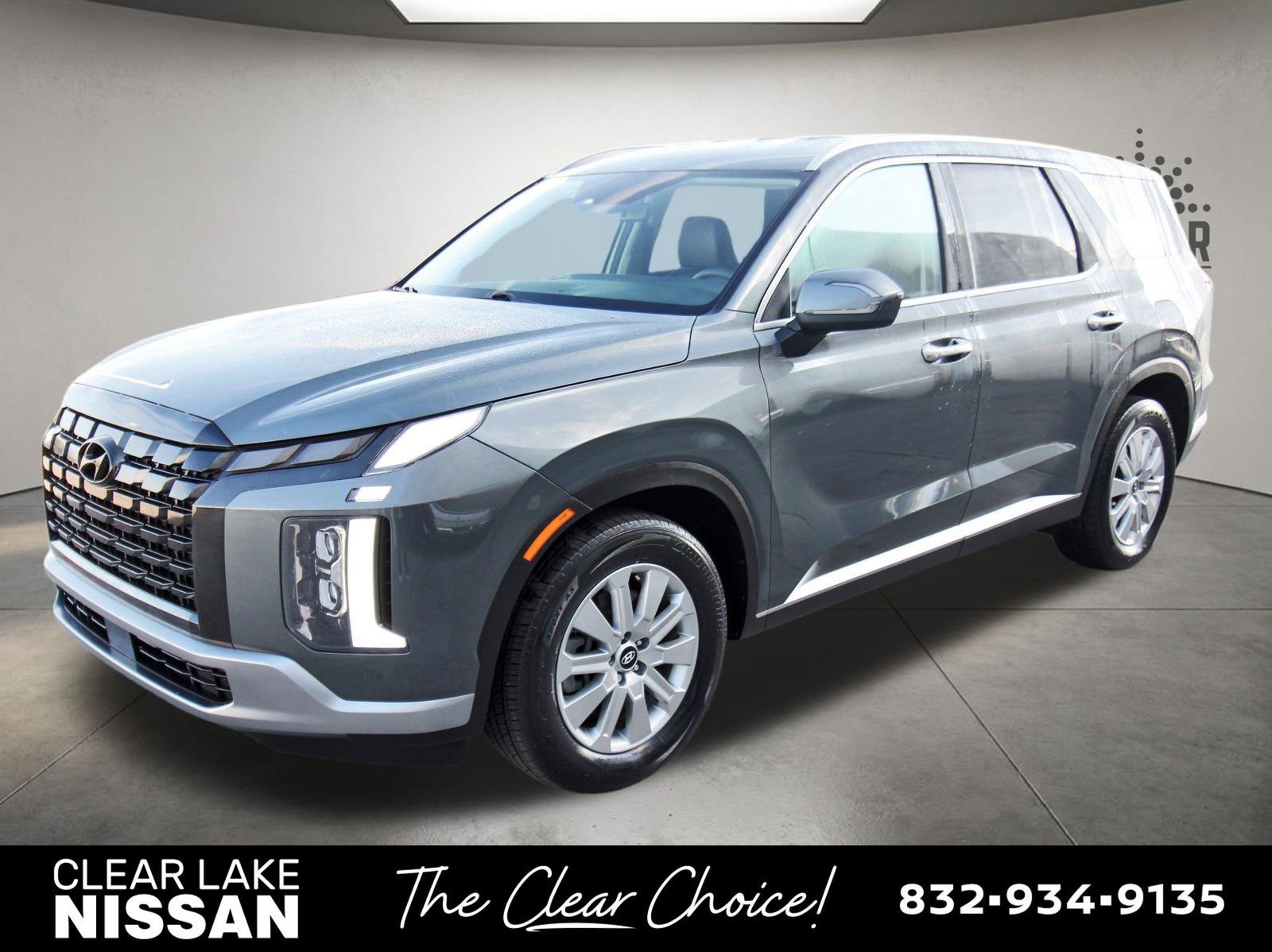Used 2024 Hyundai Palisade SEL FWD image 3