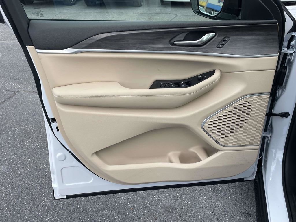 New 2026 Jeep Grand Cherokee L Limited image 23