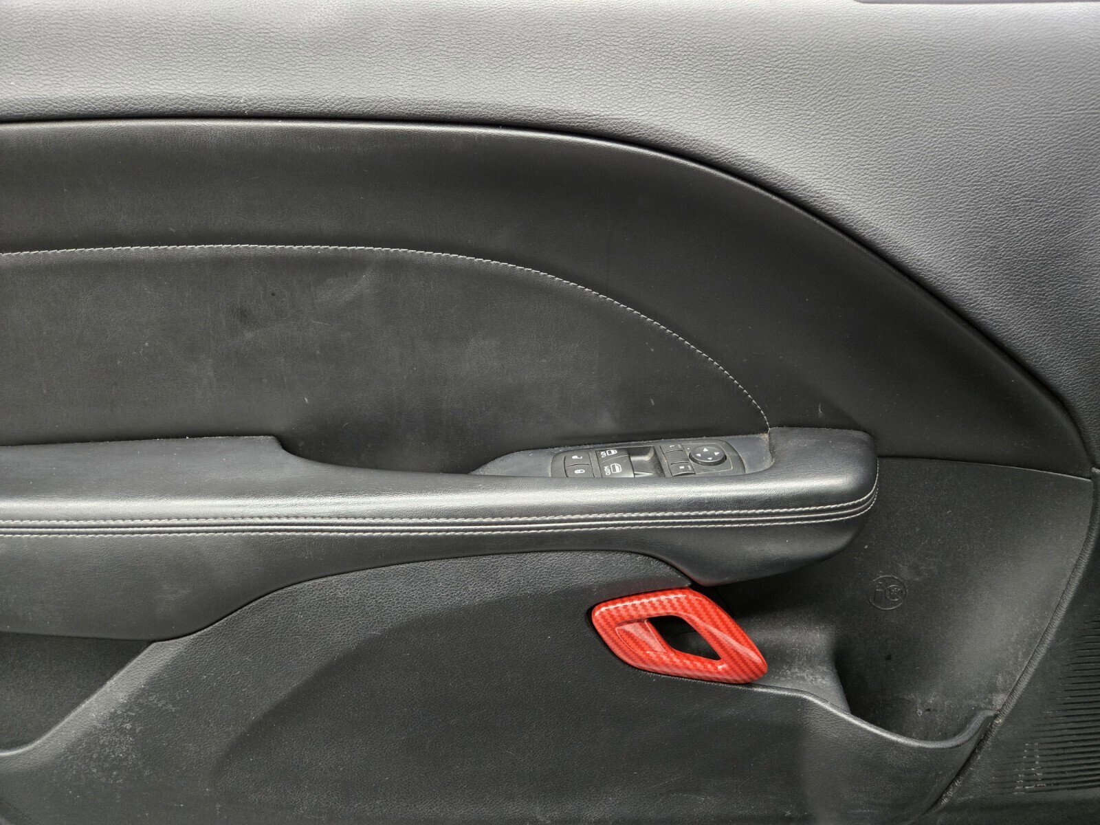 Used 2015 Dodge Challenger SXT Plus RWD image 13