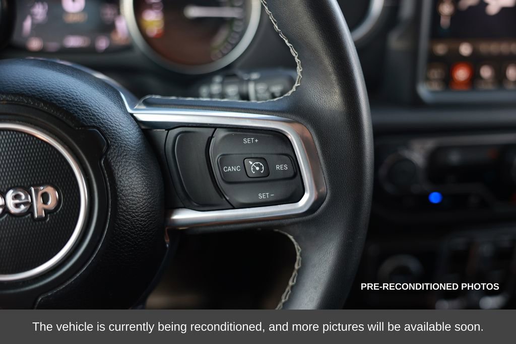 Used 2023 Jeep Wrangler Unlimited Sahara image 25