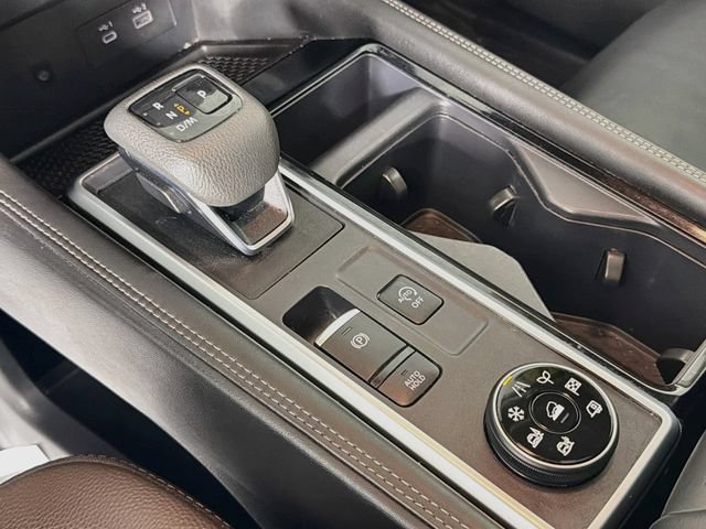 Used 2024 Nissan Pathfinder Platinum AWD/4WD image 17