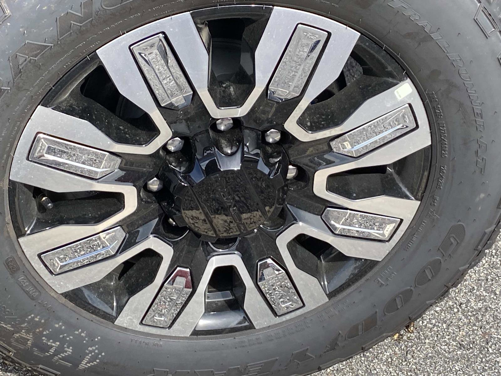 New 2026 GMC Sierra 2500 Denali w/ Denali Reserve Package image 7