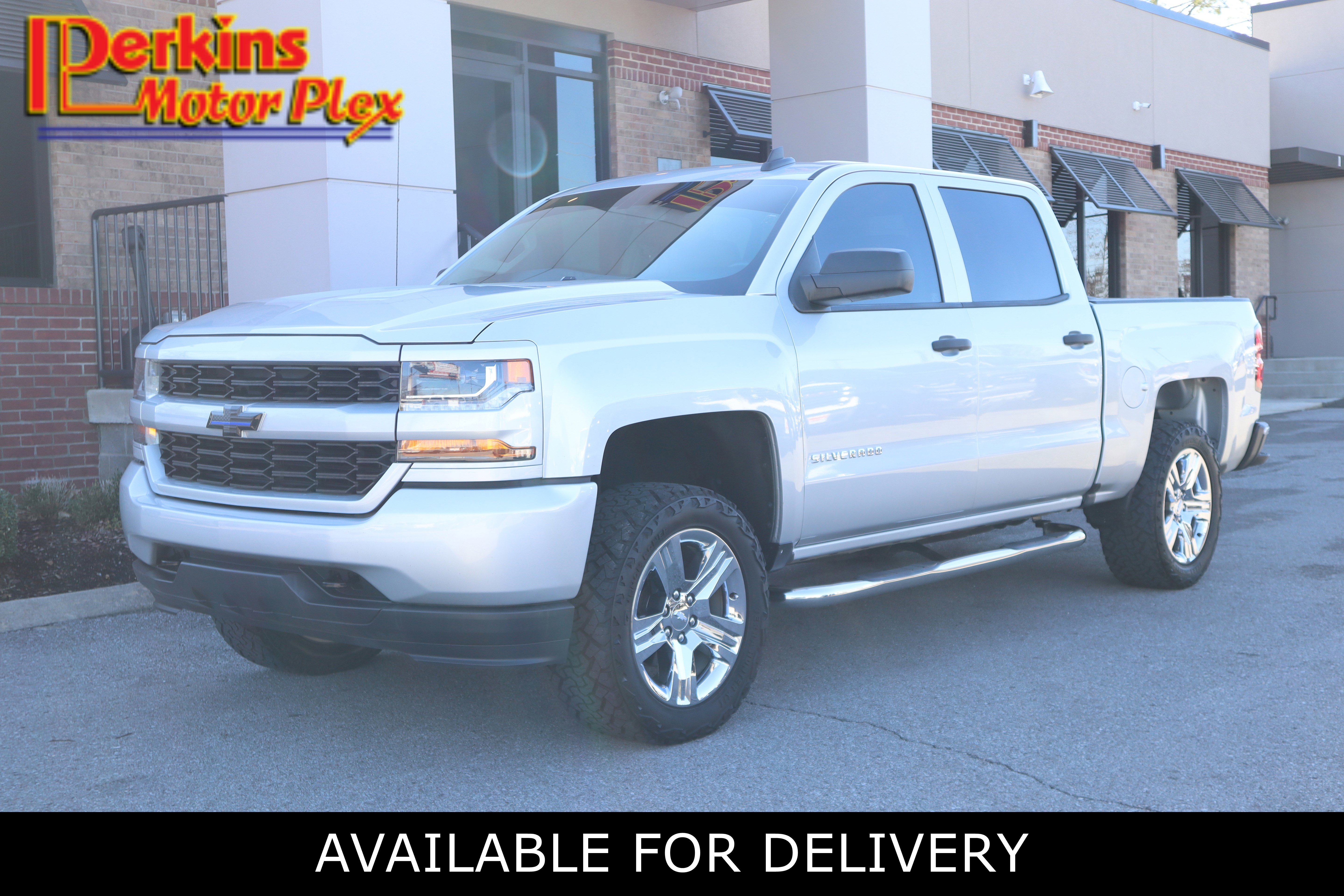 Used 2018 Chevrolet Silverado 1500 Custom w/ Custom Value Package image 1