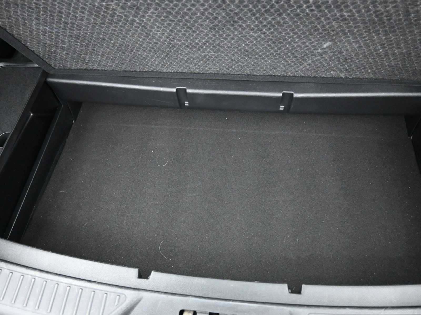 Used 2023 Ford Explorer XLT w/ Equipment Group 202A image 21