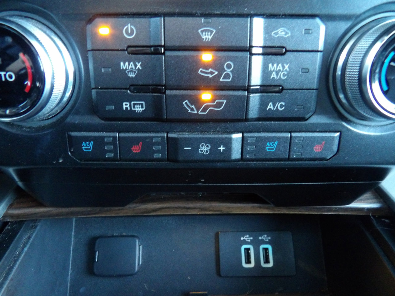 Used 2016 Ford F150 Lariat w/ Equipment Group 502A Luxury image 16