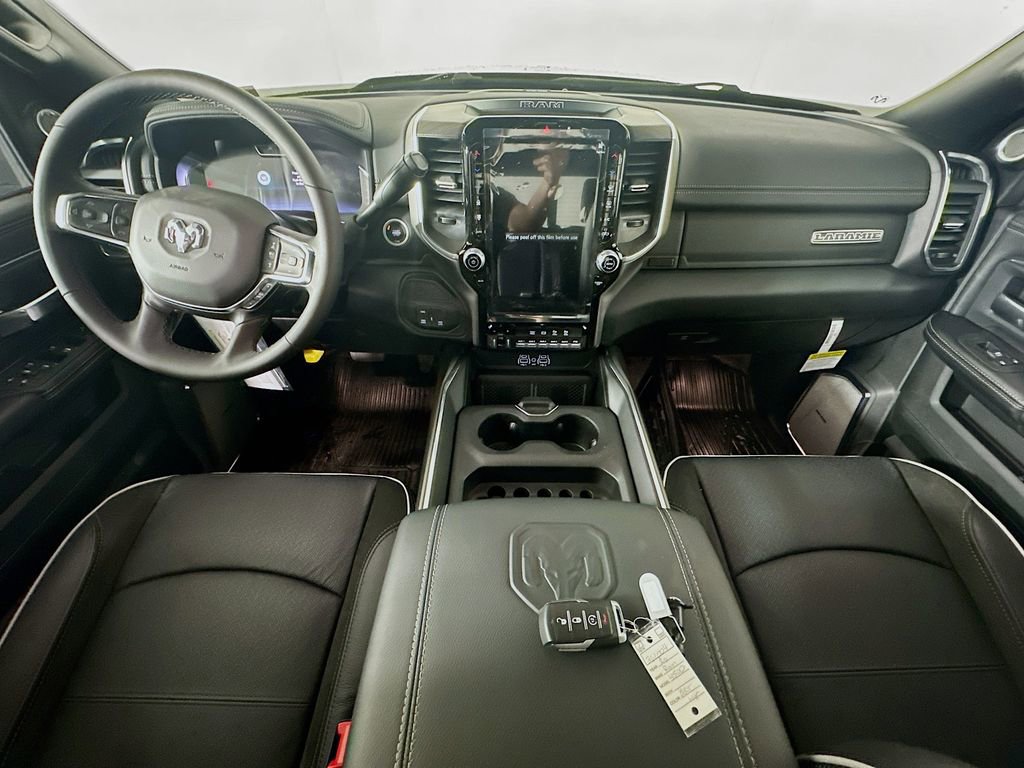 New 2026 RAM 4500 4x4 Crew Cab DRW w/ Laramie Trim Package image 9