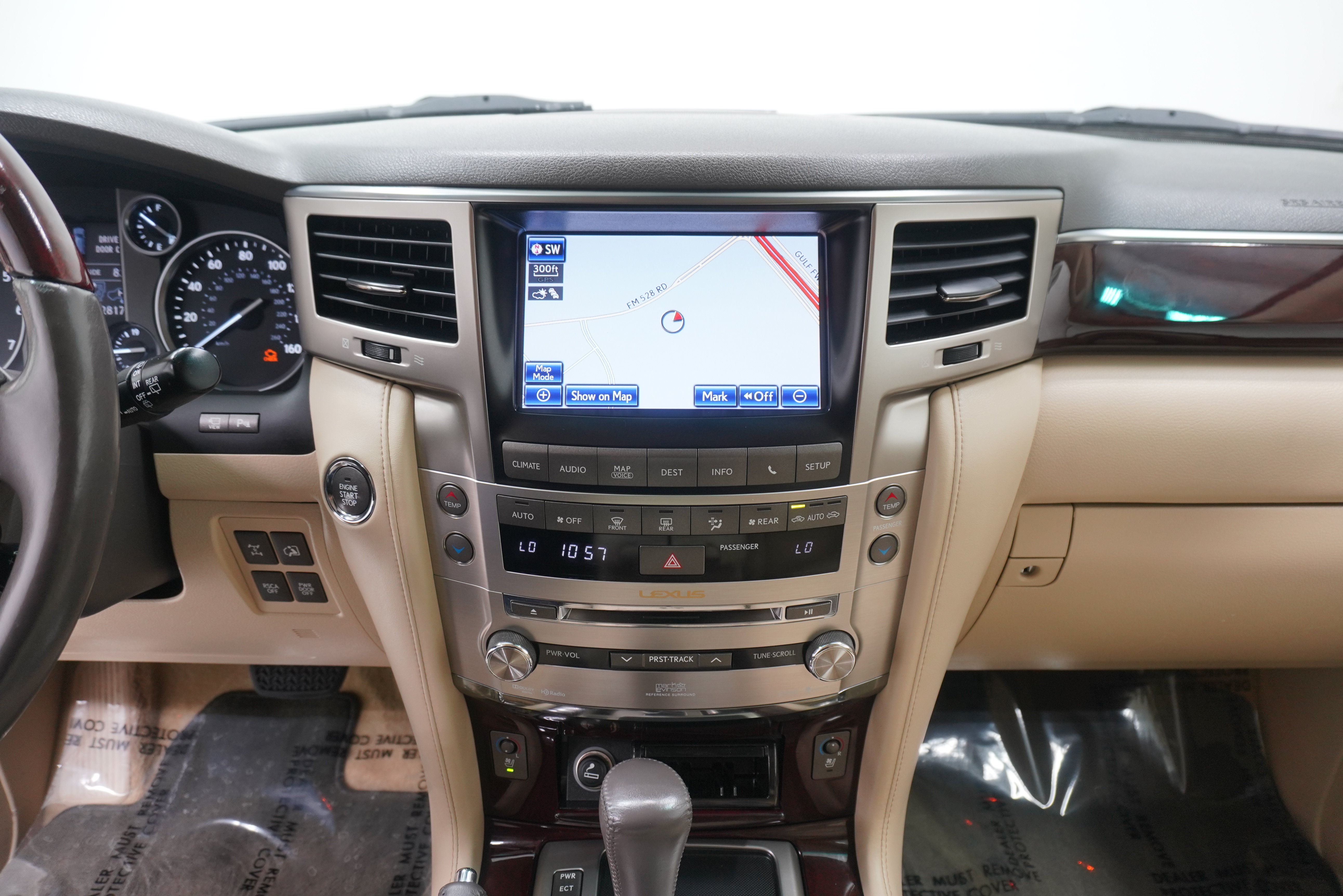 Used 2013 Lexus LX 570 4WD w/ Luxury Pkg w/Pre-crash image 24