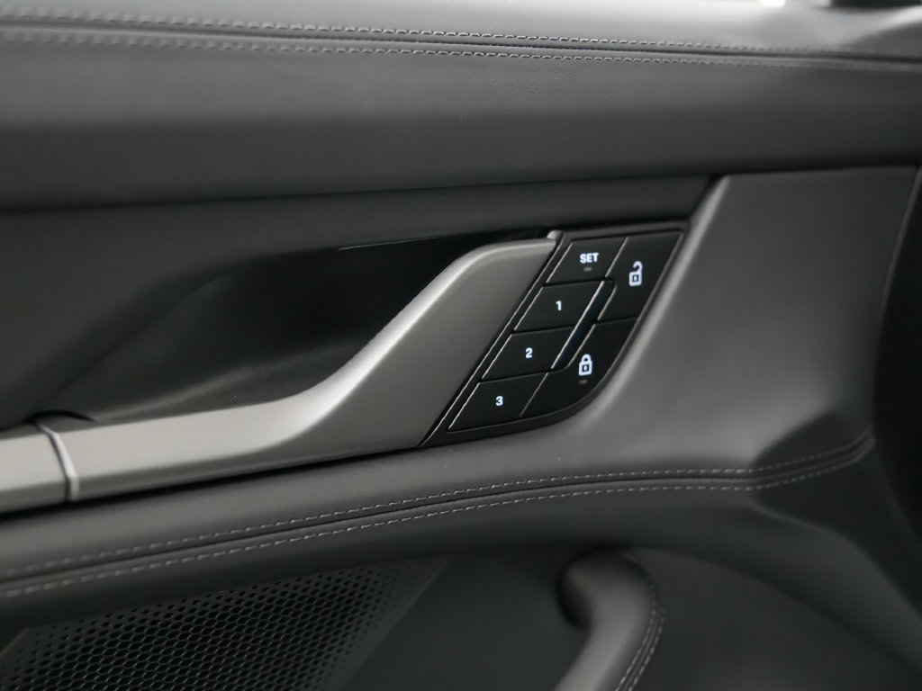 New 2026 Porsche Taycan 4S AWD/4WD image 23
