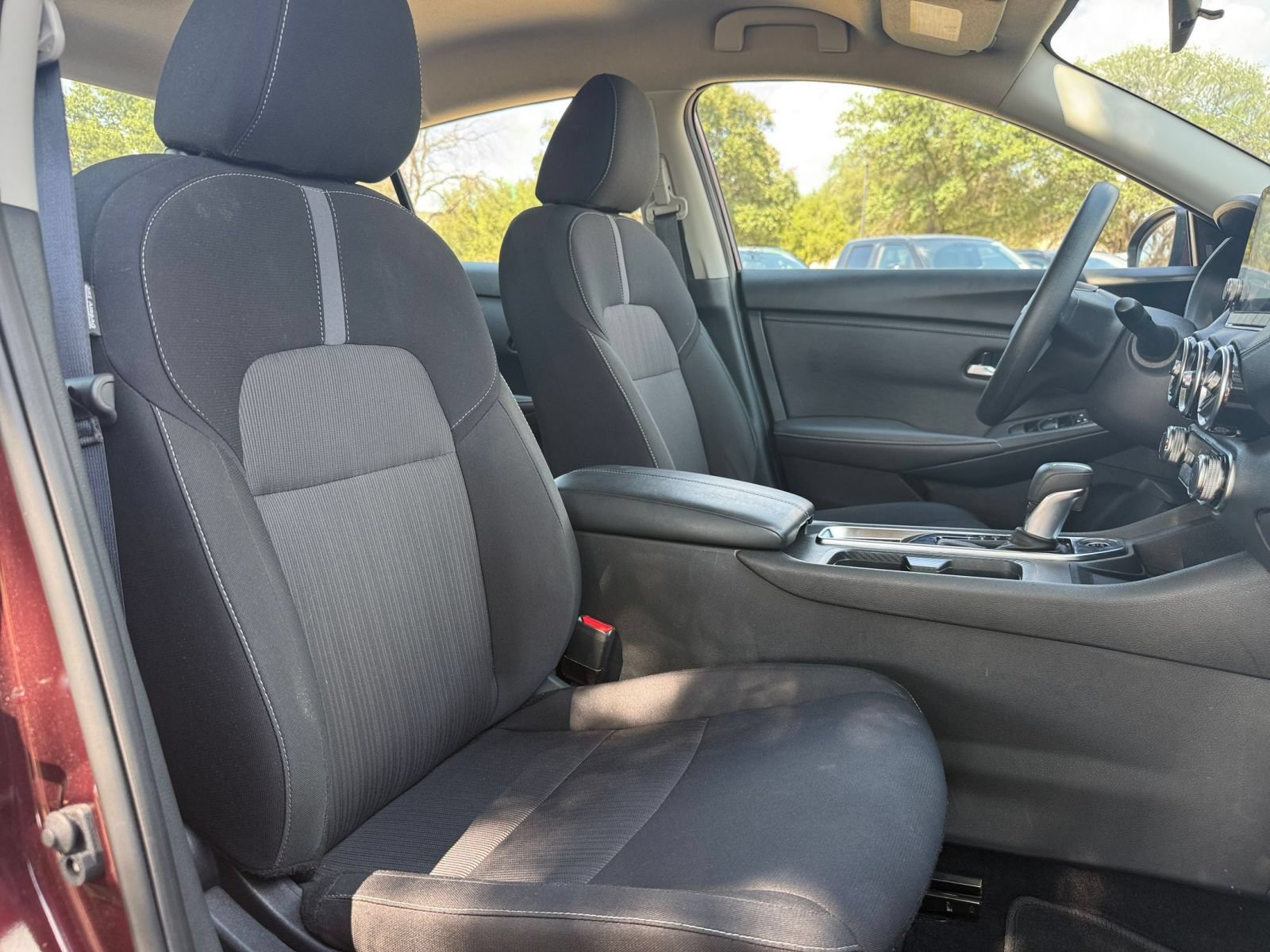Used 2025 Nissan Sentra SV FWD image 35
