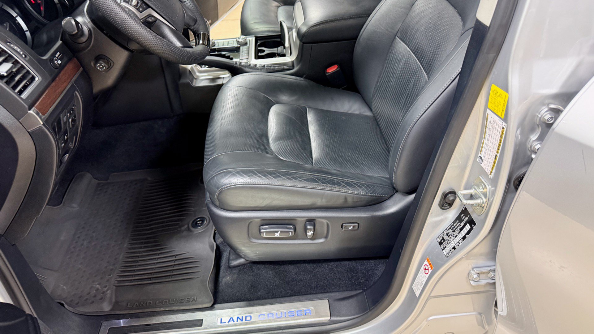 Used 2016 Toyota Land Cruiser AWD/4WD image 34