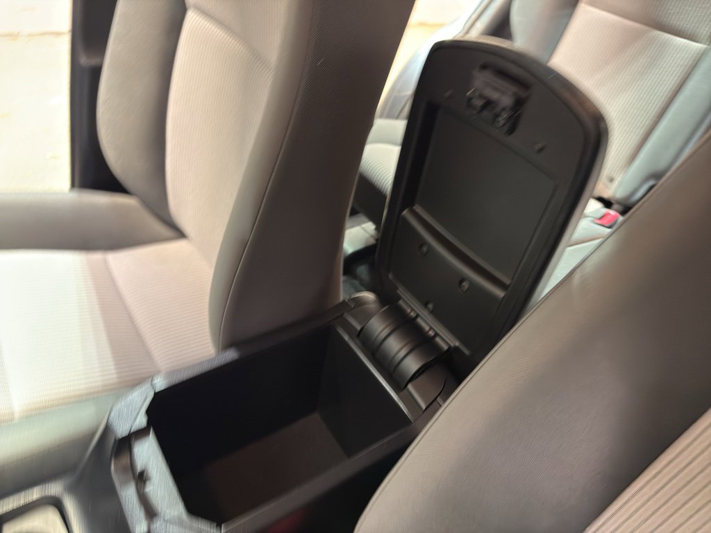 Used 2013 Toyota RAV4 LE image 19