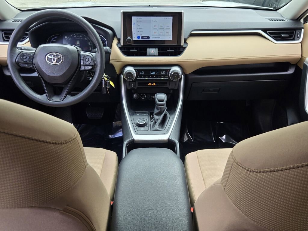 Used 2023 Toyota RAV4 LE image 13