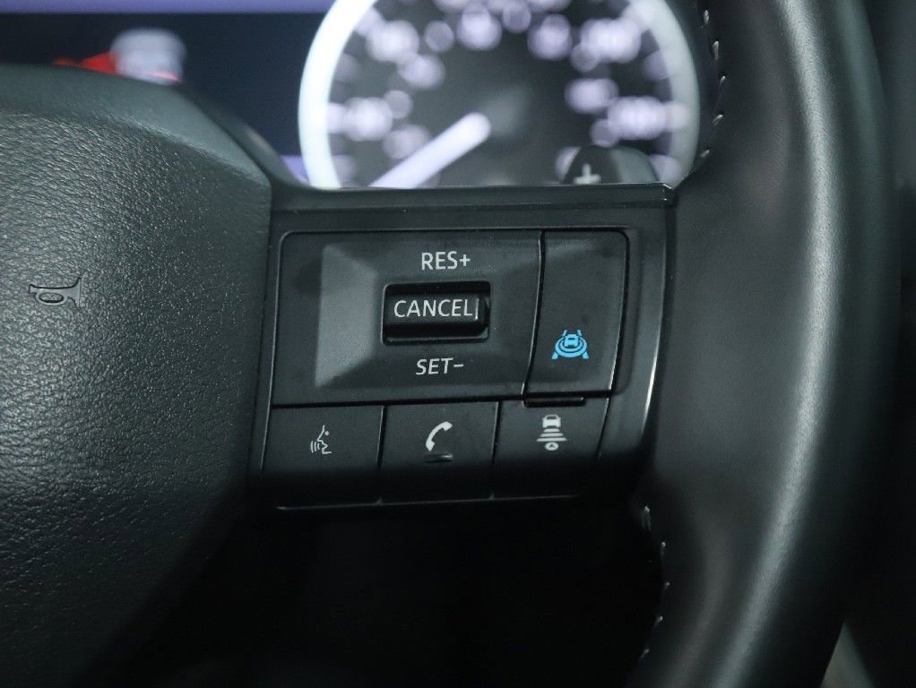 Used 2025 Nissan Rogue SV FWD image 22