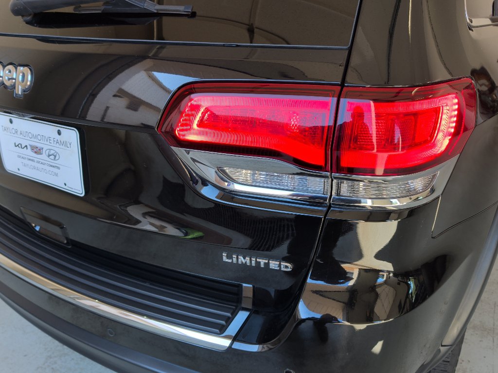 Used 2022 Jeep Grand Cherokee Limited w/ Tech Group AWD/4WD image 11