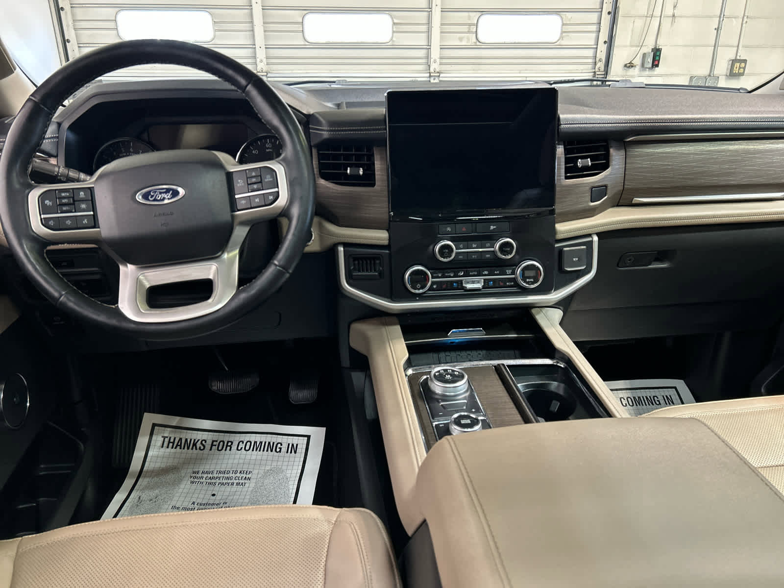Used 2024 Ford Expedition Limited image 4